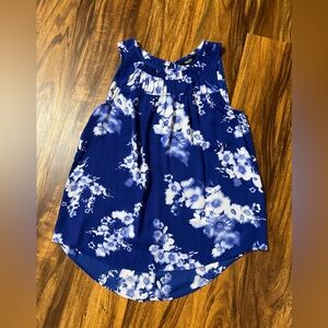 Women floral sleeveless blouse M
